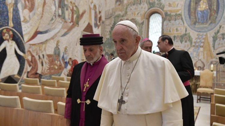 Papež František a patriarcha Gewargis III.
