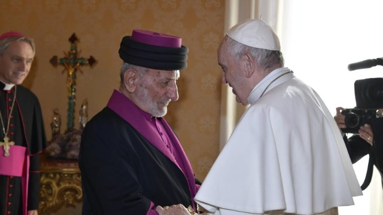 Katholicos Gewargis III och påven Franciskus 