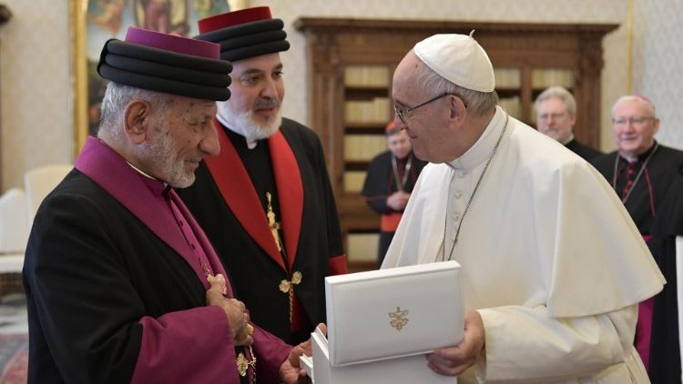 Papa Francisco e Mar Gewargis III  Patriarca Católico da Igreja Assíria do Oriente 
