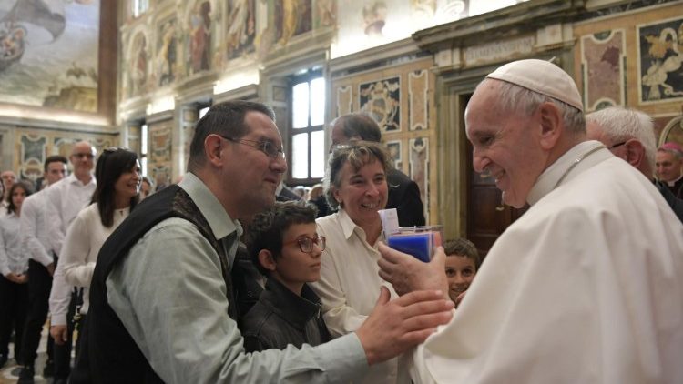 Папа Франциск сред членовете на Асоциация "Небесни ученици"