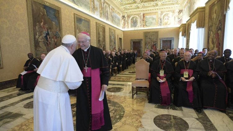 Il Papa parla alla Plenaria del Pontificio Comitato per i Congressi Eucaristici
