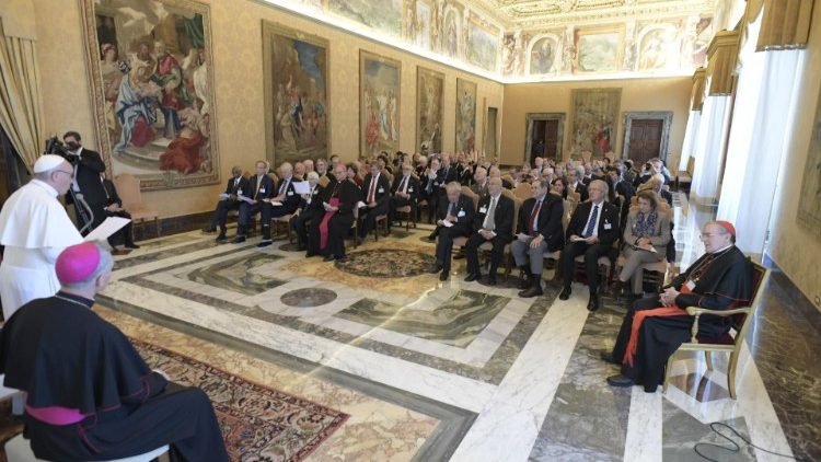 Papa Franjo na susretu sa sudionicima opće skupštine Papinske akademije znanosti; Vatikan, 12. studenoga 2018.