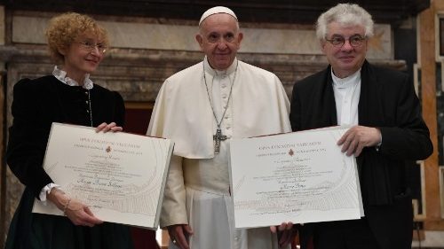 Ratzinger prize awarded to theologian and architect 