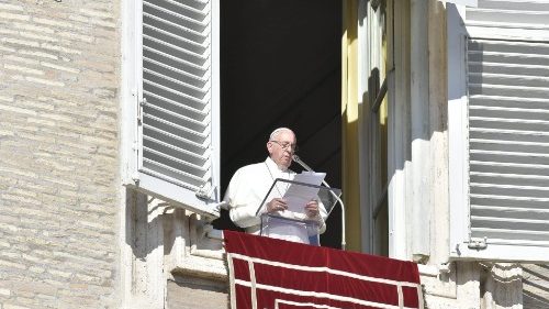 Pope prays for peace in Central African Republic and for victims of California fire