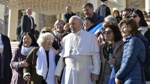 Il Papa: la Chiesa sia grata a Dio per le comunità claustrali e le sostenga 