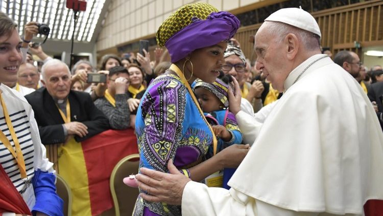Pápež František sa stretol so spevákmi z celého sveta