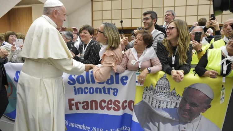 Szárd önkéntesek Ferenc pápánál