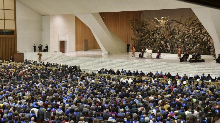 프란치스코 교황과 이탈리아 교구에서 온 순례자들