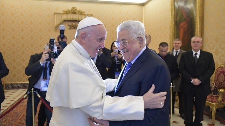 Papež Frančišek in palestinski predsednik Mahmud Abas