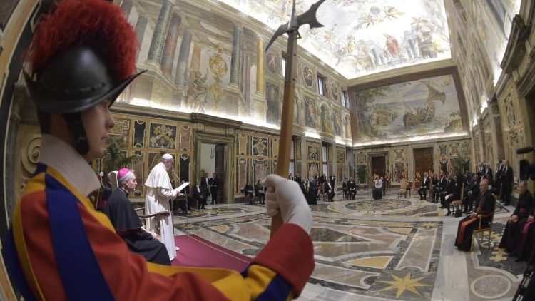 Antrittsbesuch mehrerer Botschafter bei Papst Franziskus im Vatikan