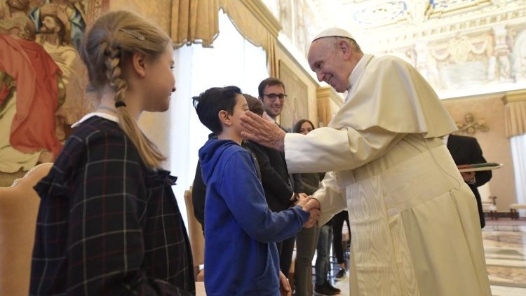 Папа Франциск с подрастващите от "Католическа дейност", 20 декември 2018