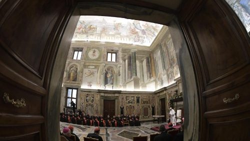 Påvens till kurian: Allvarliga skandaler i kyrkan, men ljuset är starkare än mörkret