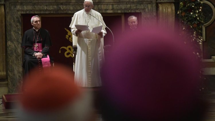 Papst spricht vor der römischen Kurie