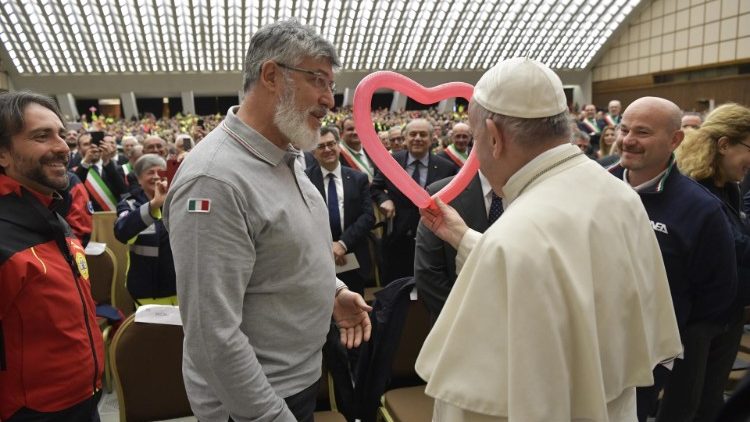教宗接见意大利民防单位成员