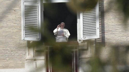 Pope at Angelus: may families be together at Christmas