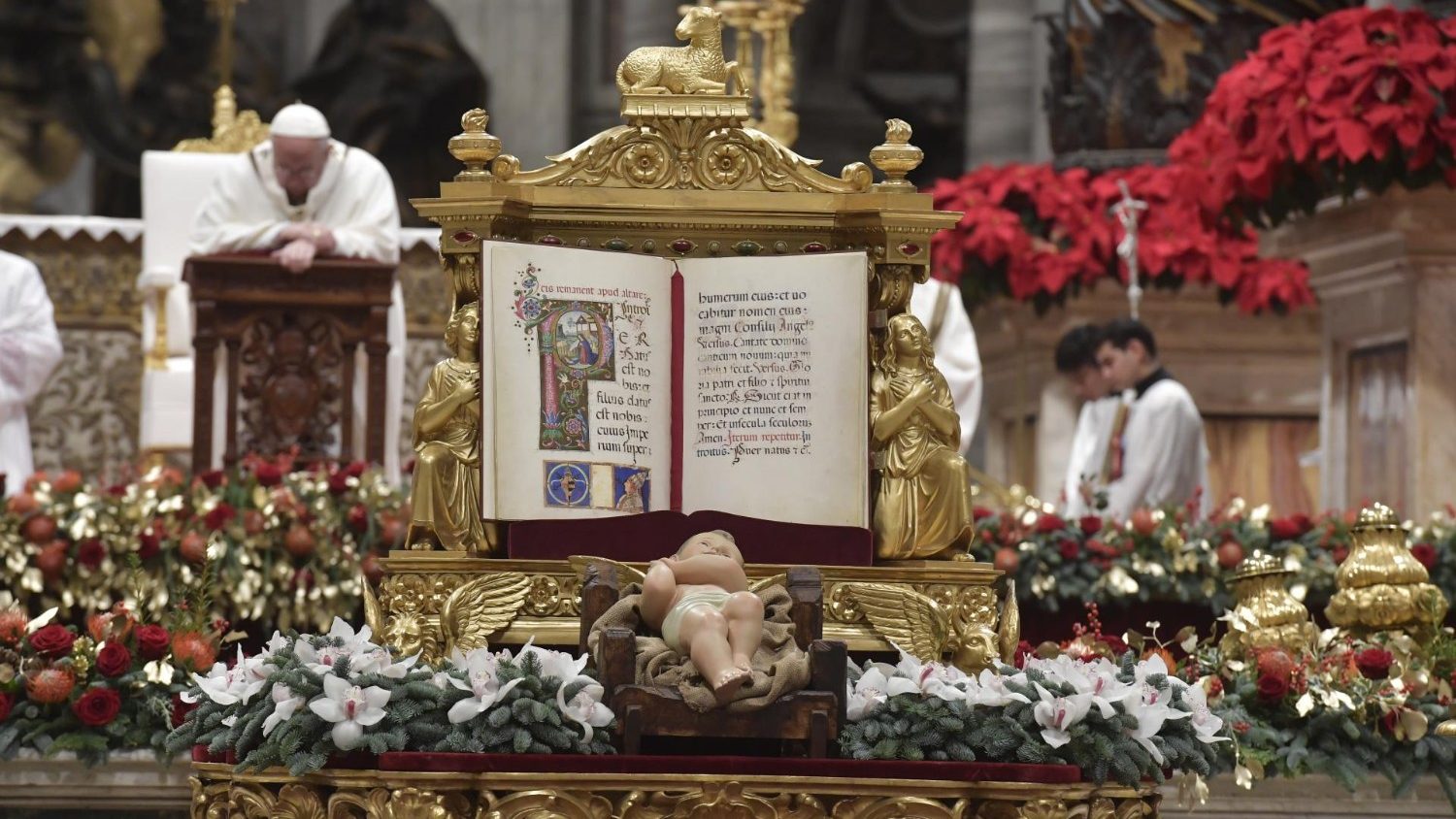 Papa na Missa do Galo: Jesus, alimento de amor e simplicidade - Vatican News