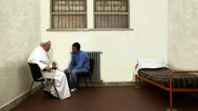 Папа Войтыла посещает выстрелившего в него Али Агджу