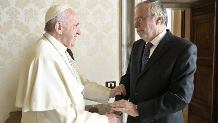 Il Papa riceve Andrea Riccardi