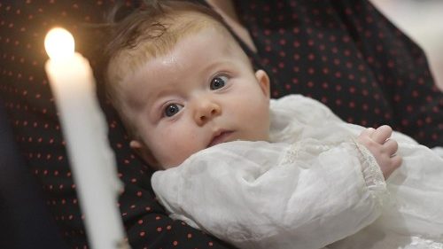 Giornata per la Vita. Casini (Mpv): il Papa incoraggia la difesa dei piccoli