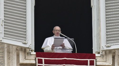 Pope Angelus: Prayers for Columbia and Mediterranean victims