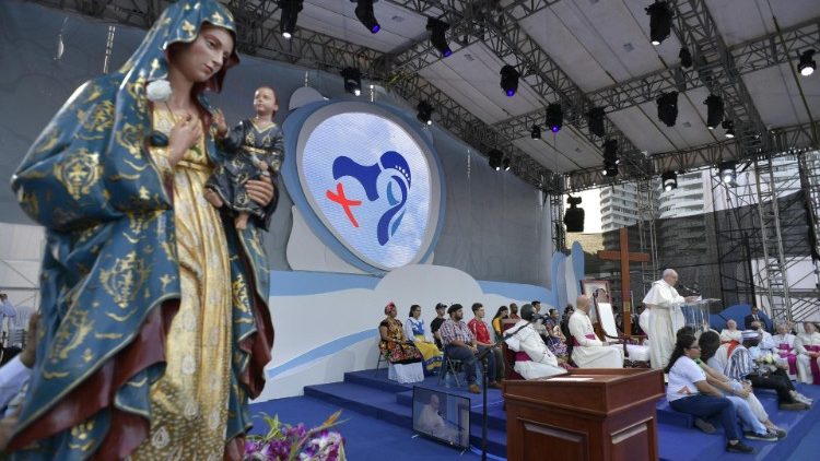 Ilustračná snímka: pápež František medzi mladými na SDM v Paname