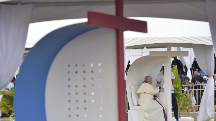 Il Papa confessa durante la Gmg di Panama del 2019