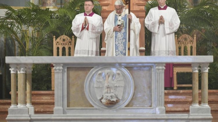 Pope Francis celebrates Mass in the Panama City's Cathedral