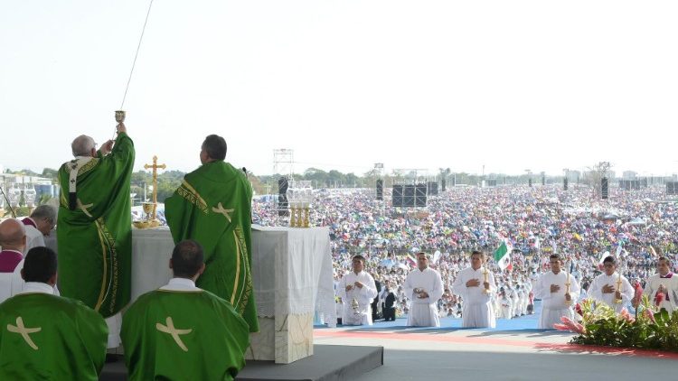 Påven firar VUD:s avslutningsmässa i Panama 