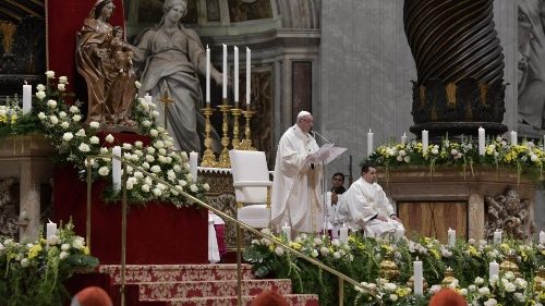 Papa: vida consagrada desabrocha e floresce na Igreja, se se isolar, murcha