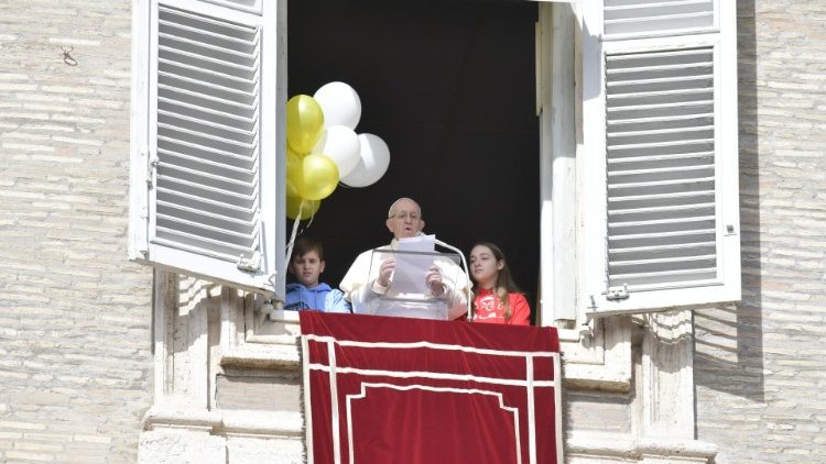 Papa Franjo i djeca