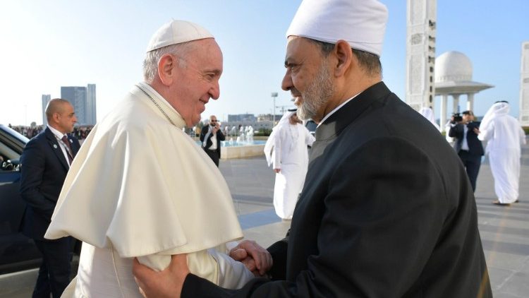 教皇フランシスコとアフマド・アル・タイーブ師　2019年2月4日　