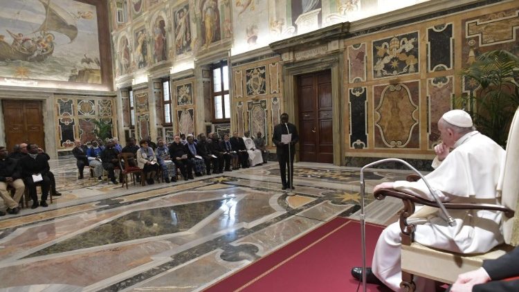  Papa pret anëtarët e Fondacionit Galileo