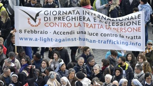Il Papa prega per la vittime della tratta di esseri umani