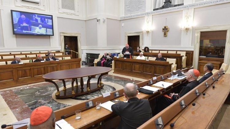 Snímka zo stretnutia Ekonomickej rady vo Vatikáne (12.feb.2019)