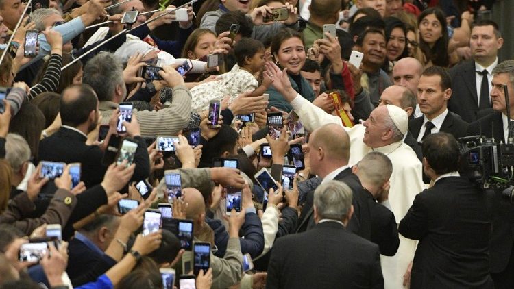 Papa Franjo tijekom opće audijencije u dvorani Pavla VI. u Vatikanu
