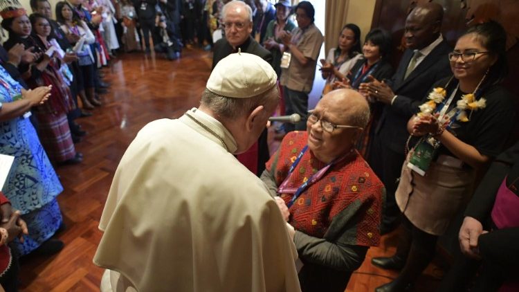 Le Pape rencontrant les représentants indigènes au FIDA, le 14 février 2019.