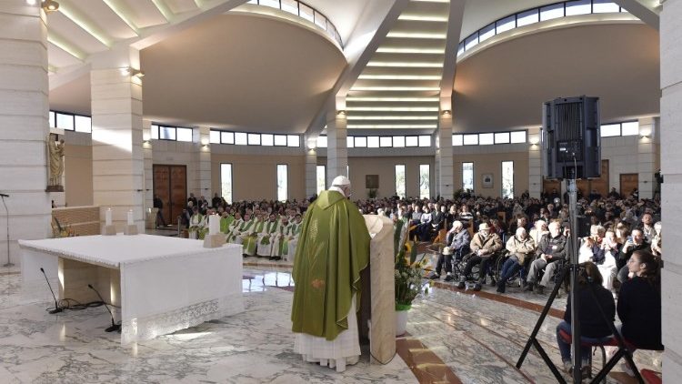 Le Pape François au cours de la messe à la Fraterna Domus de Sacrofano, le 15 février 2019 