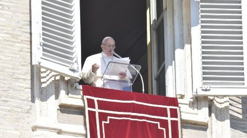 Angelus: Pope invites prayers for Protection of Minors meeting