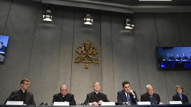 Пресконференция за срещата на върха във Ватикана