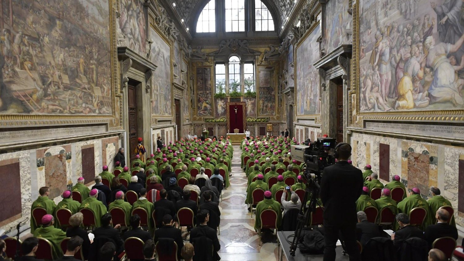 Svatý otec k setkání o ochraně nezletilých: zločin nemá právo na svobodu - vatican news
