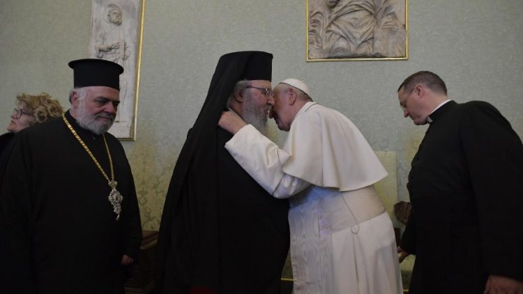 Le Pape recevant les membres de la "Apostoliki Diakonia",  le 25 février 2019 au Vatican.