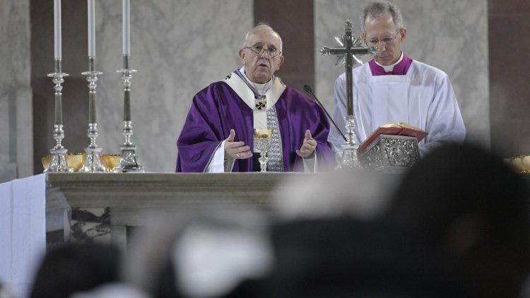 Pope francis in the Basilica of San Sabina in Rome - Ash Wednesday celebraions
