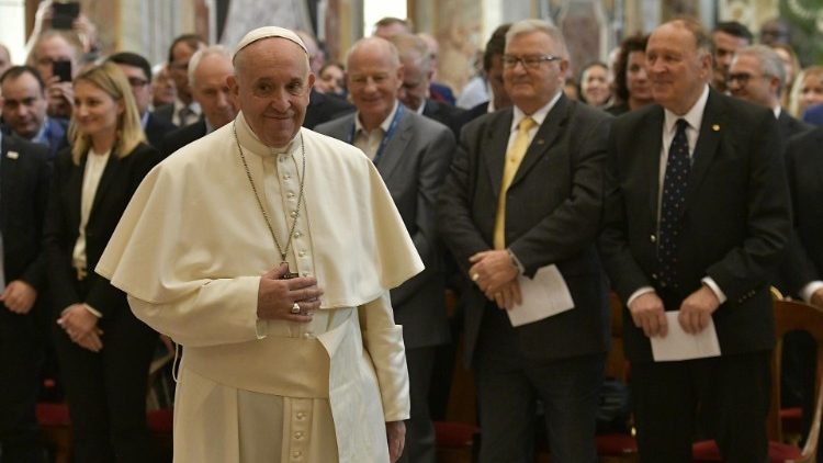 Der Papst empfängt den Europäischen Radsportverband in Audienz
