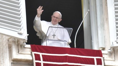 Papa: la Trasfigurazione è promessa di salvezza, sofferenza è transitoria