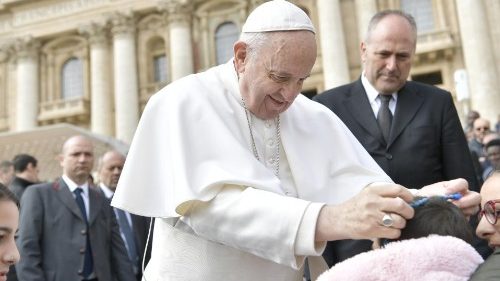 Papst bei der Generalaudienz: Gott sucht dich!