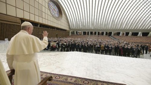 Papst zu Jugend-Tourismus: Leute treffen statt Reiseführer lesen