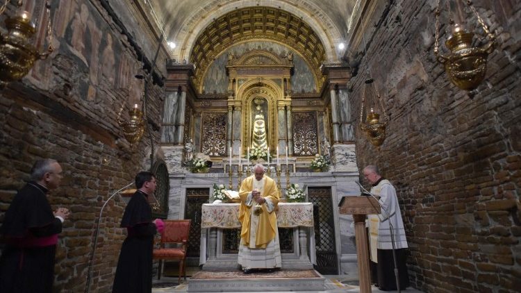 Papa visita Santuario de Loreto