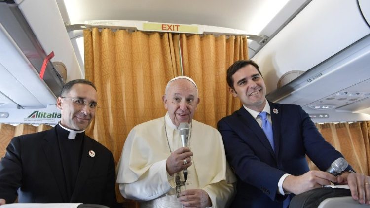 Papa Franjo se obraća novinarima u zrakoplovu; apostolsko putovanje u Maroko; 30 i 31. ožujka 2019.