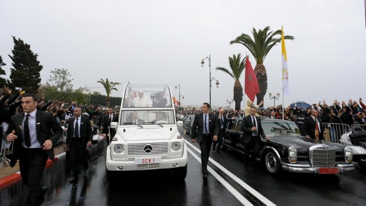 Papež Frančišek začel 28. mednarodno apostolsko potovanje v Maroko