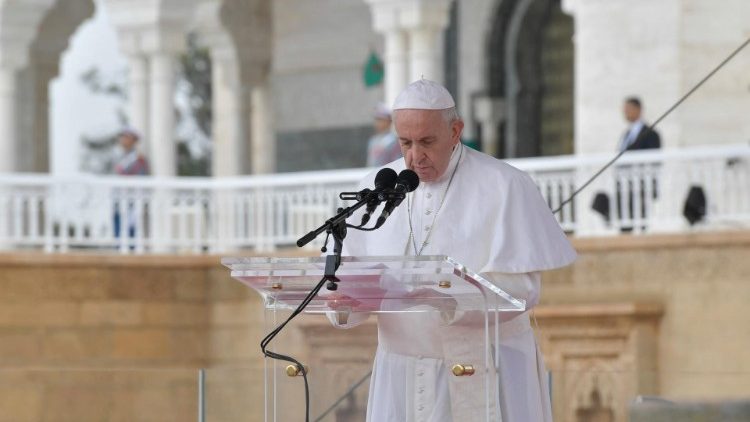 Папа падчас сустрэчы з мараканскім істэблішментам